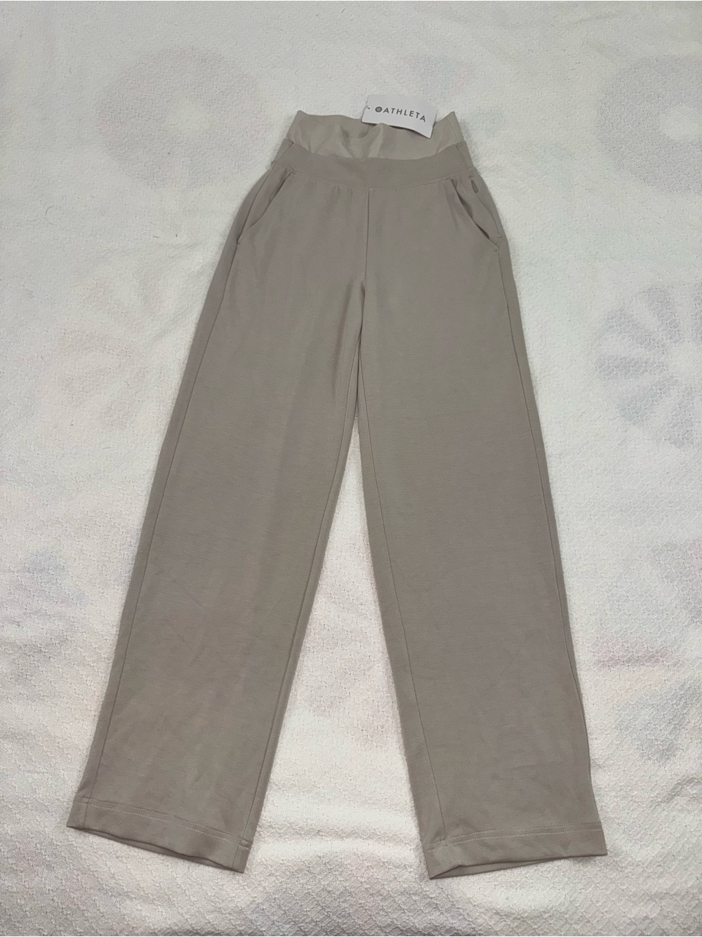 NWT Athleta Seasoft Mid Rise Straight Pant